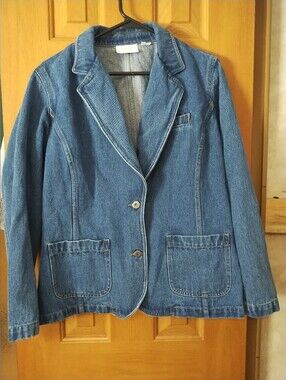 Liz Claborne Vintage 90's Denim Jacket Size Medium Petite Button Up With Pockets